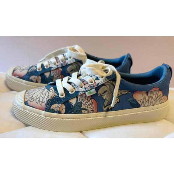 Cariuma Shoes - NWOT Cariuma + HOKUSAI MFA Boston OCA Low Sneakers Peonies Print Size 8.5